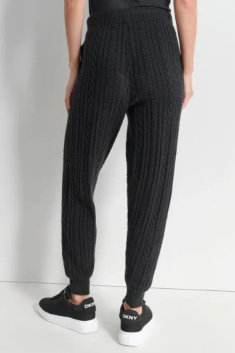 Kuscheliger Pullover mit Zopfmuster als Jogginghose Kuscheliger Pullover mit Zopfmuster als Jogginghose