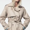 Langer Zweireiher-Trenchcoat mit Gürtel Langer Zweireiher-Trenchcoat mit Gürtel