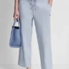 Metallic-Bubble-Logo-Cropped-Hose mit hoher Leibhöhe Metallic-Bubble-Logo-Cropped-Hose mit hoher Leibhöhe