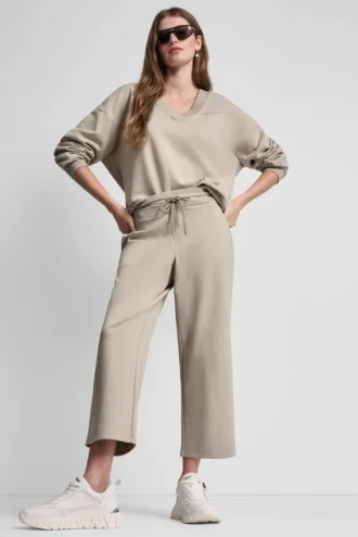 Metallic-Bubble-Logo-Cropped-Hose mit hoher Leibhöhe