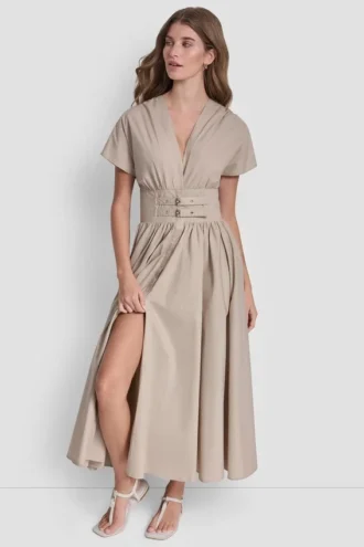 Midi-Kleid mit Smok-Detail und Schnallen