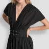 Midi-Kleid mit Smok-Detail und Schnallen Midi-Kleid mit Smok-Detail und Schnallen
