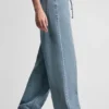 Mittlere Leibhöhe, Relaxed Fit, gerade Beine mit Kordelzügen Mittlere Leibhöhe, Relaxed Fit, gerade Beine mit Kordelzügen