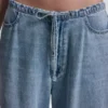 Mittlere Leibhöhe, Relaxed Fit, gerade Beine mit Kordelzügen Mittlere Leibhöhe, Relaxed Fit, gerade Beine mit Kordelzügen