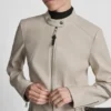 Motorradjacke aus Kunstleder mit Druckknopf-Kragen Motorradjacke aus Kunstleder mit Druckknopf-Kragen