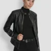 Motorradjacke aus Kunstleder mit Druckknopf-Kragen Motorradjacke aus Kunstleder mit Druckknopf-Kragen