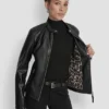 Motorradjacke aus Kunstleder mit Druckknopf-Kragen Motorradjacke aus Kunstleder mit Druckknopf-Kragen