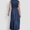 Plissiertes Midikleid aus Satin mit Bindegürtel an der Taille Plissiertes Midikleid aus Satin mit Bindegürtel an der Taille