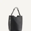 Riona Bucket Tasche mit Kettenverzierung Riona Bucket Tasche mit Kettenverzierung