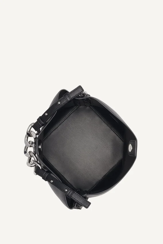 Riona Bucket Tasche mit Kettenverzierung Riona Bucket Tasche mit Kettenverzierung