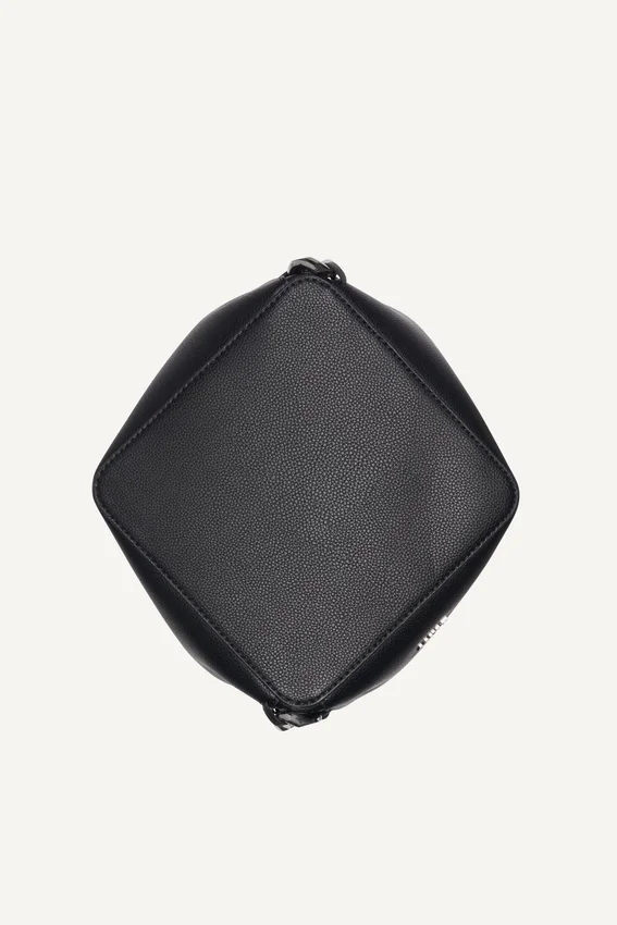 Riona Bucket Tasche mit Kettenverzierung Riona Bucket Tasche mit Kettenverzierung