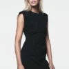 Ärmelloses Kleid mit Nadelstreifen Ärmelloses Kleid mit Nadelstreifen