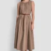 Ärmelloses Midikleid mit tiefem Bund an der Taille Ärmelloses Midikleid mit tiefem Bund an der Taille