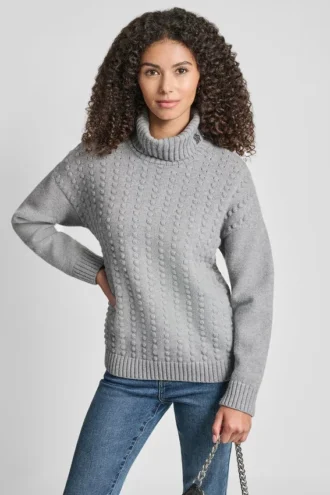 Rollkragen-Pullover mit Noppenmuster