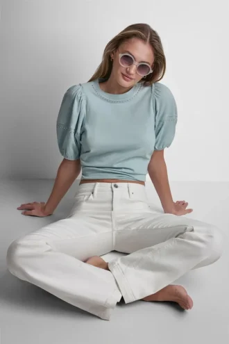 Shirt mit Mini-Rüschen und Nieten Shirt mit Mini-Rüschen und Nieten