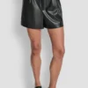 Shorts aus Kunstleder Shorts aus Kunstleder