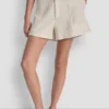 Shorts mit mittlerer Leibhöhe und aufgesetzten Taschen