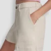 Shorts mit mittlerer Leibhöhe und aufgesetzten Taschen