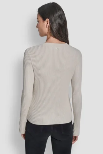 Strickjacke mit ausgestellten Ärmeln und Strass-Knöpfen