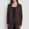 Strickjacke mit Gürtel und Logo-Verzierungen Strickjacke mit Gürtel und Logo-Verzierungen