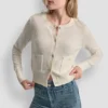 Strickjacke mit Rundhalsausschnitt und aufgesetzten Taschen