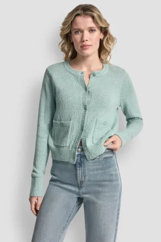 Strickjacke mit Rundhalsausschnitt und aufgesetzten Taschen