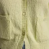 Strickjacke mit Rundhalsausschnitt und aufgesetzten Taschen Strickjacke mit Rundhalsausschnitt und aufgesetzten Taschen
