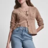 Strickjacke mit Tuck-Stich und Rundhalsausschnitt Strickjacke mit Tuck-Stich und Rundhalsausschnitt