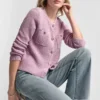 Strickjacke mit Tuck-Stich und Rundhalsausschnitt Strickjacke mit Tuck-Stich und Rundhalsausschnitt