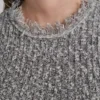 Tweed-Pullover mit Fransen und Logo-Anhänger Tweed-Pullover mit Fransen und Logo-Anhänger