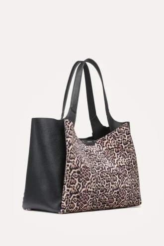 Willa Shopper