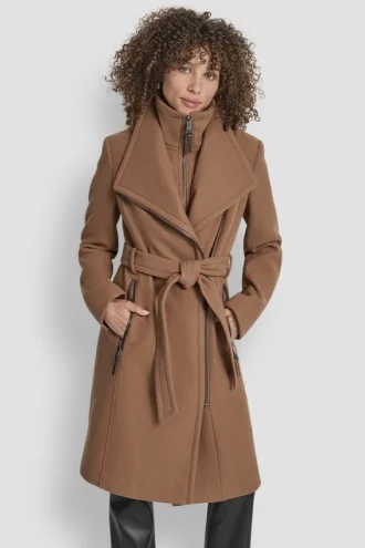 Woll-Wickeljacke mit Einsätzen Woll-Wickeljacke mit Einsätzen